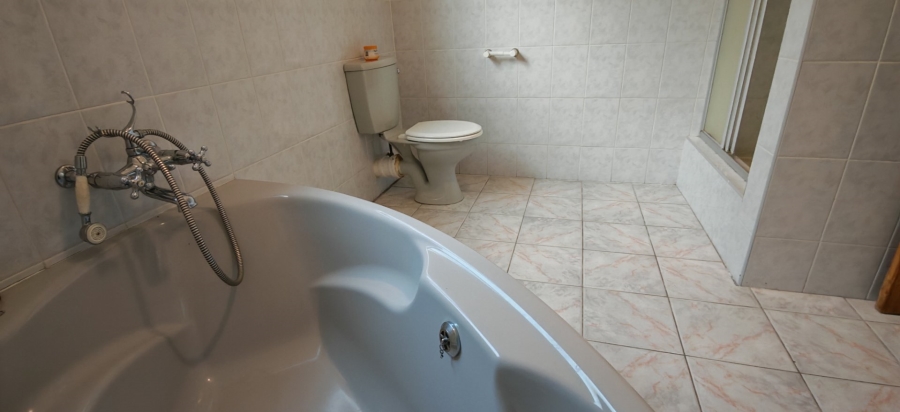 5 Bedroom Property for Sale in Dana Bay Western Cape